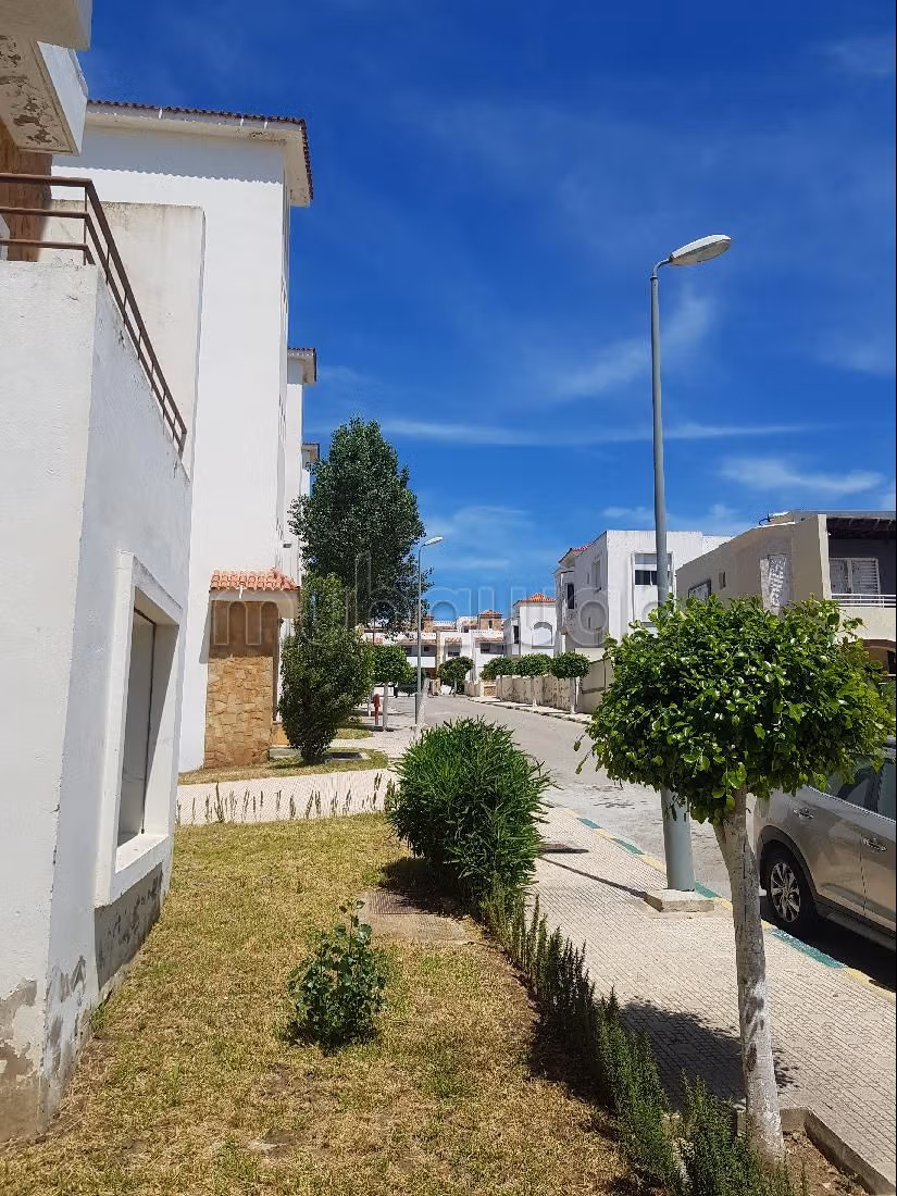 Sale of a lovely apartment in Ziaten. Area of 240 m². Beautiful sea view. 