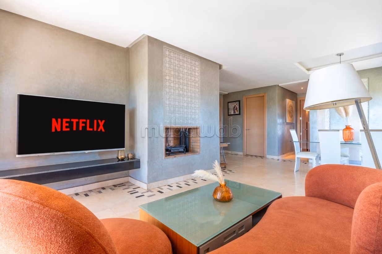 Location d'un appartement à Agdal. Surface totale 80 m². Fenêtres avec double vitrage et porte blindée — 2