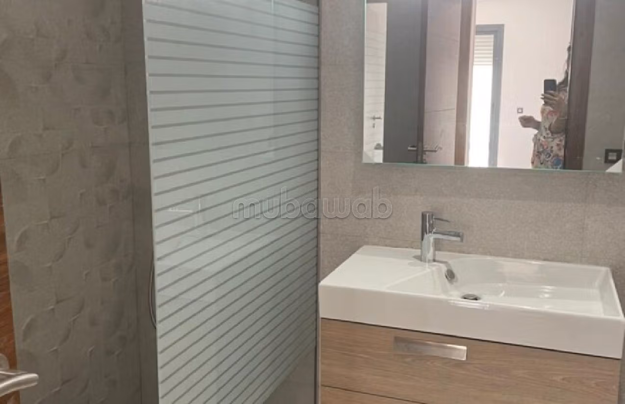 Apartment for rent in Iberie. 3 lovely rooms. Garage and terrace