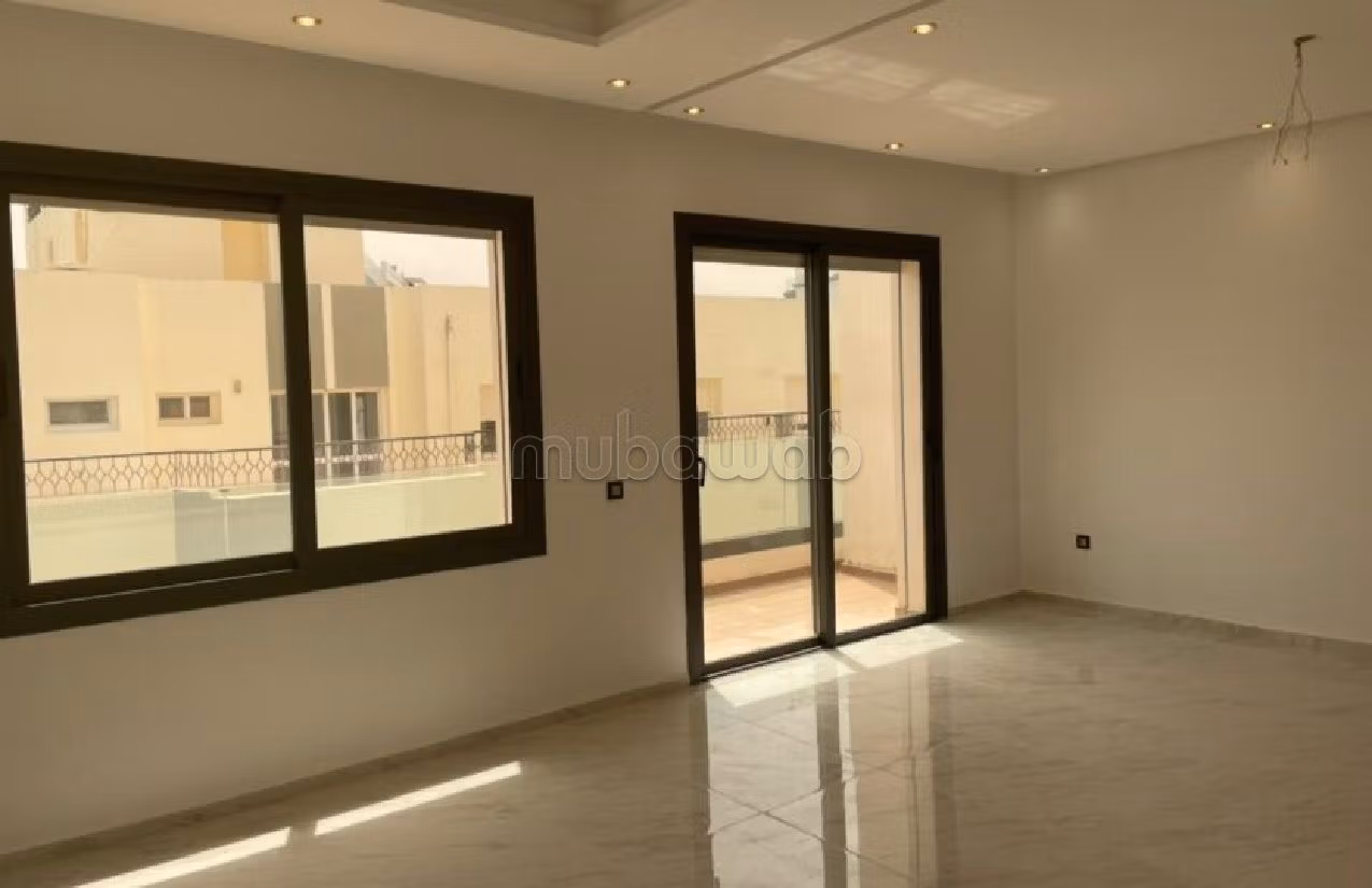 Apartment for rent in Iberie. 3 lovely rooms. Garage and terrace