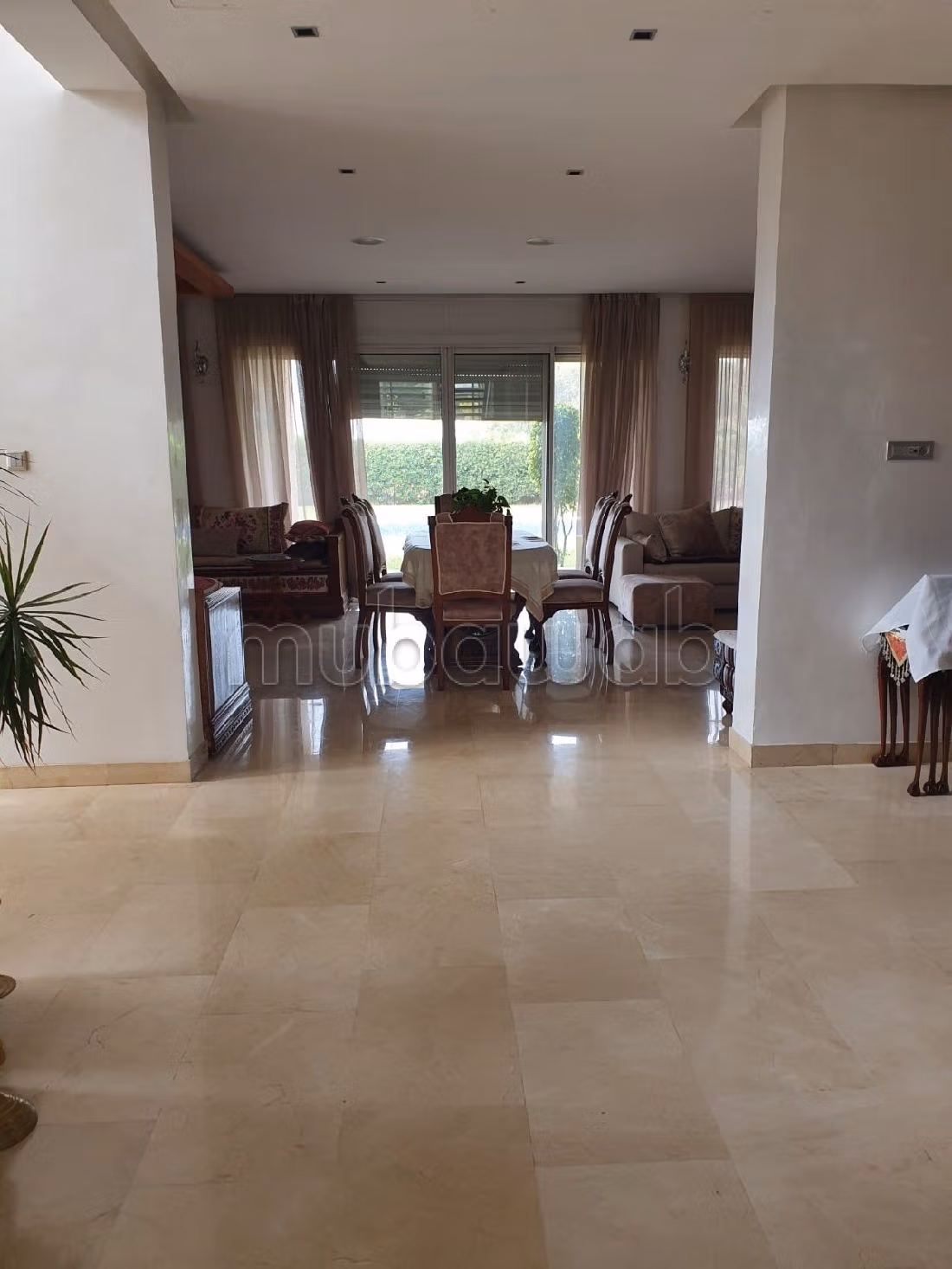 Villa's en luxe woningen kopen. 13 Ruimtes. Satellietschotel en beveiligingssysteem. 