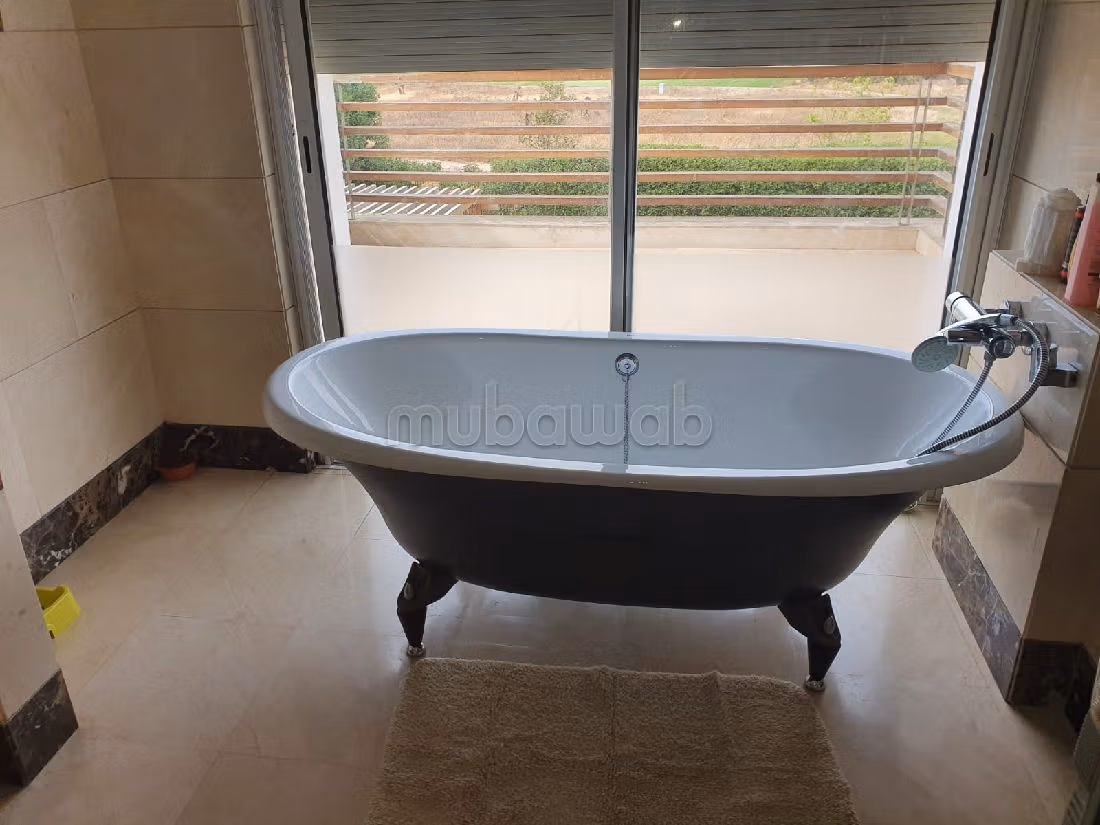 Villa's en luxe woningen kopen. 13 Ruimtes. Satellietschotel en beveiligingssysteem. 