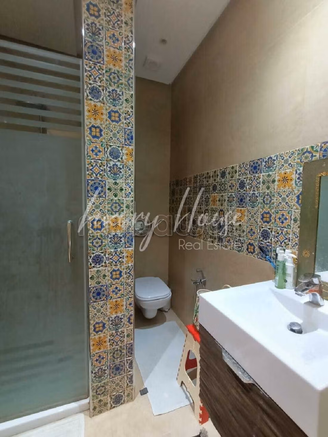 Apartment for rent in La Marsa. Large area 175 m². Cellar