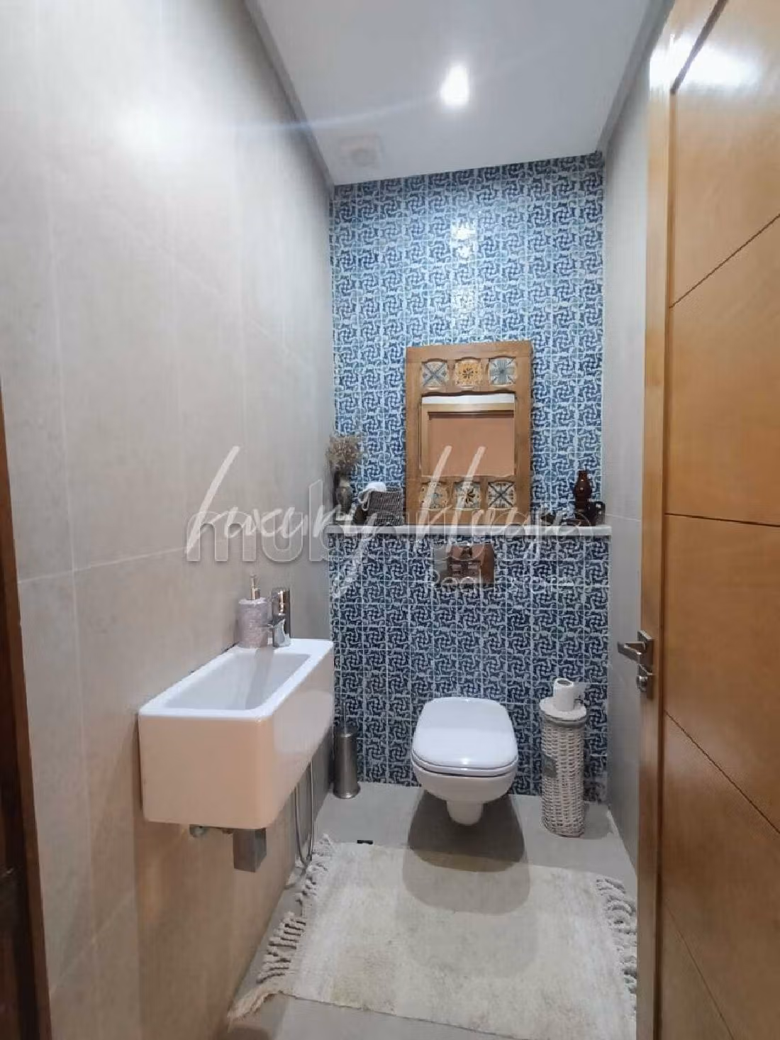 Apartment for rent in La Marsa. Large area 175 m². Cellar