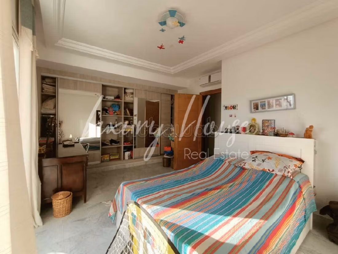 Apartment for rent in La Marsa. Large area 175 m². Cellar