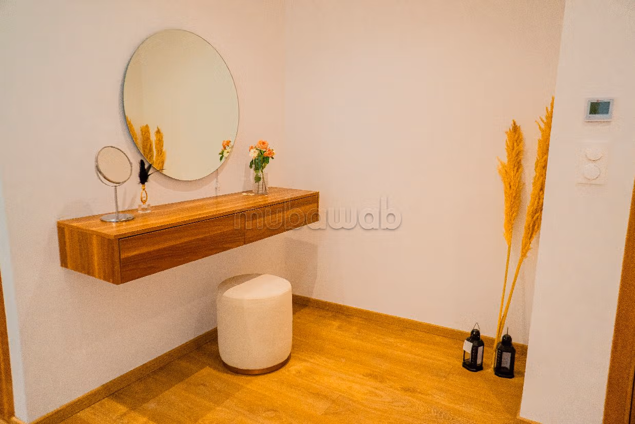 شقة رائعة للبيع ب مجاهدين. 5 قطع. مصعد وشرفة. 