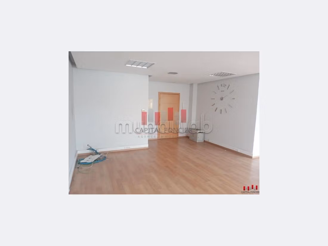 Offices for rent in Gauthier. Area 62 m². 