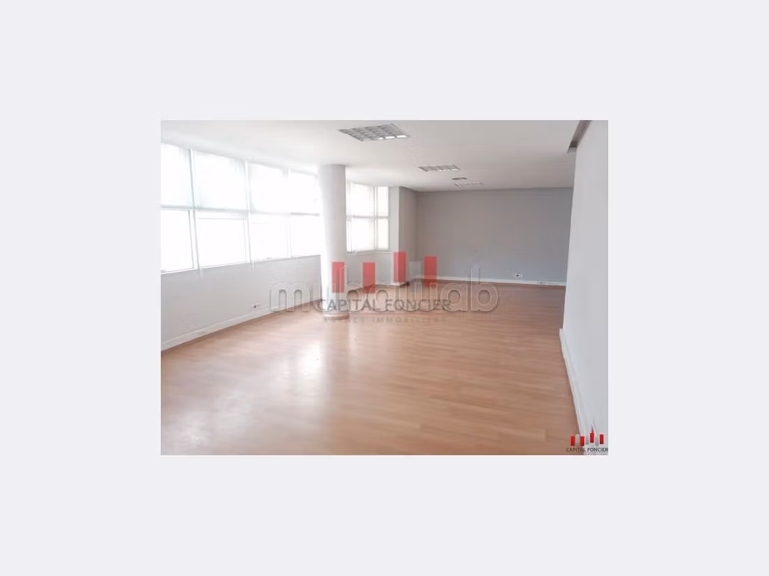 Offices for rent in Gauthier. Area 62 m². 