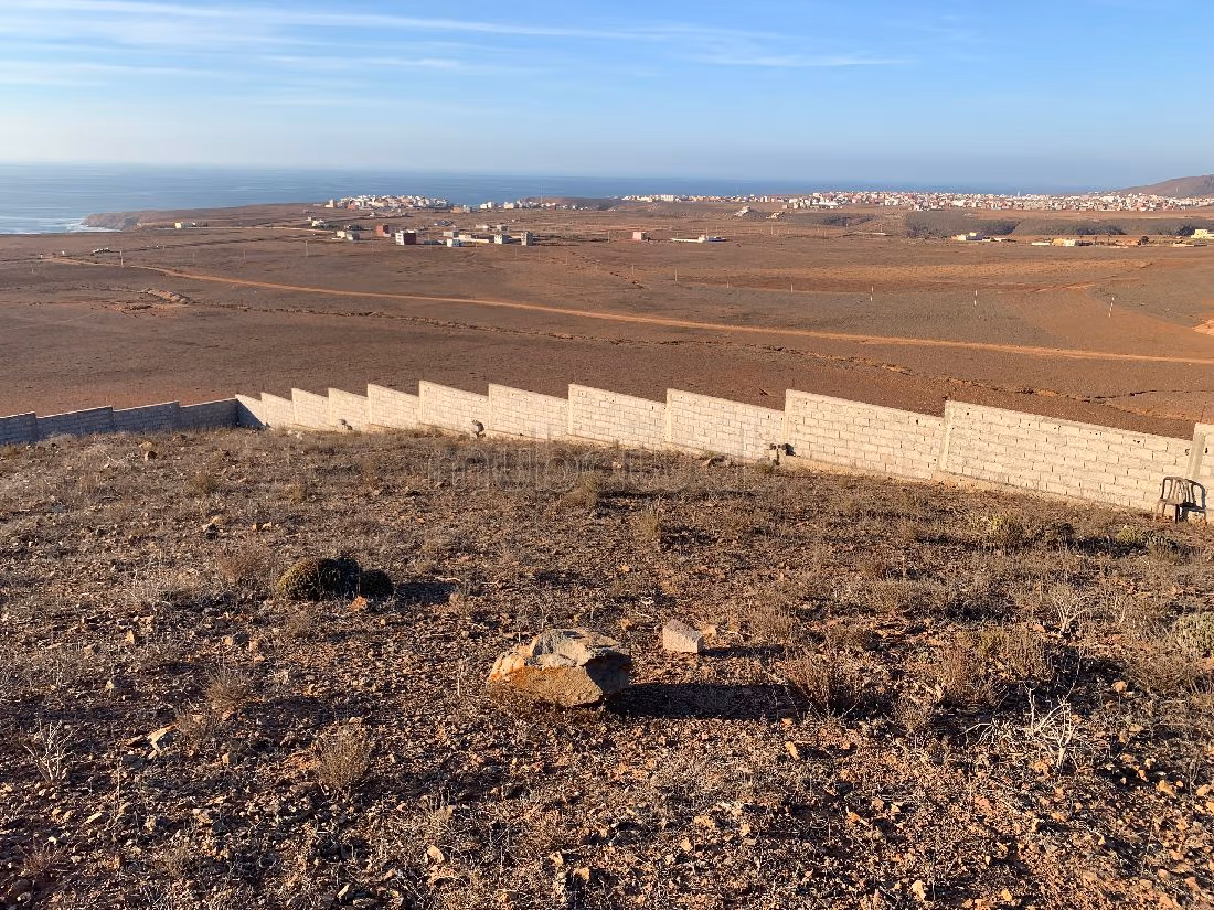 Beau terrain avec vue mer dégagée - TITRE