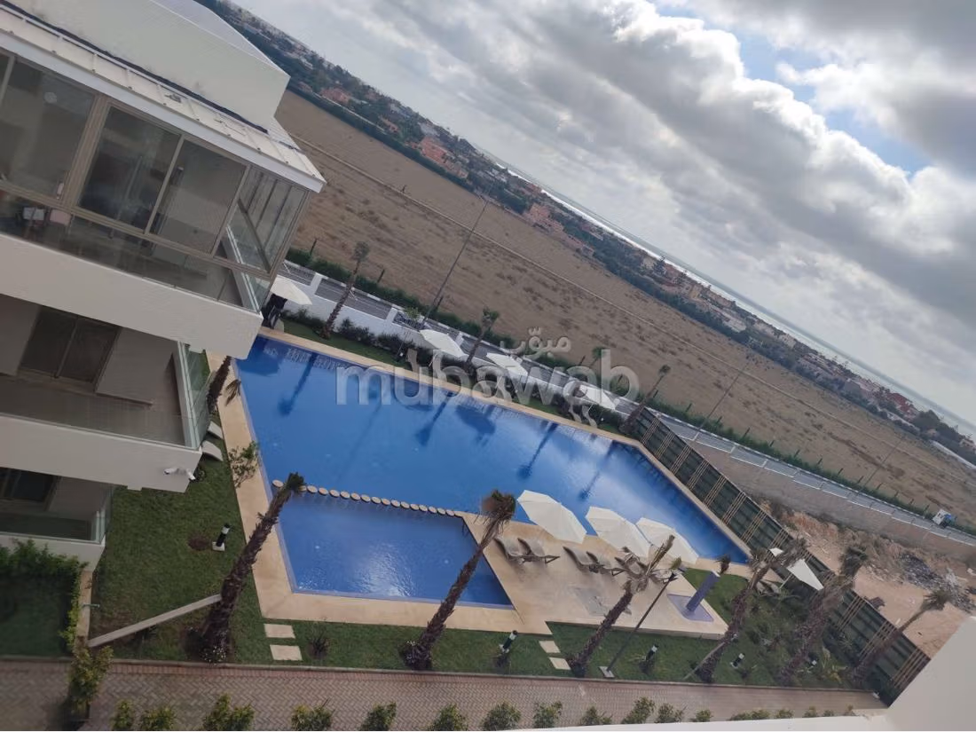 Apartment for sale. 3 large living areas. Green areas, Balcony