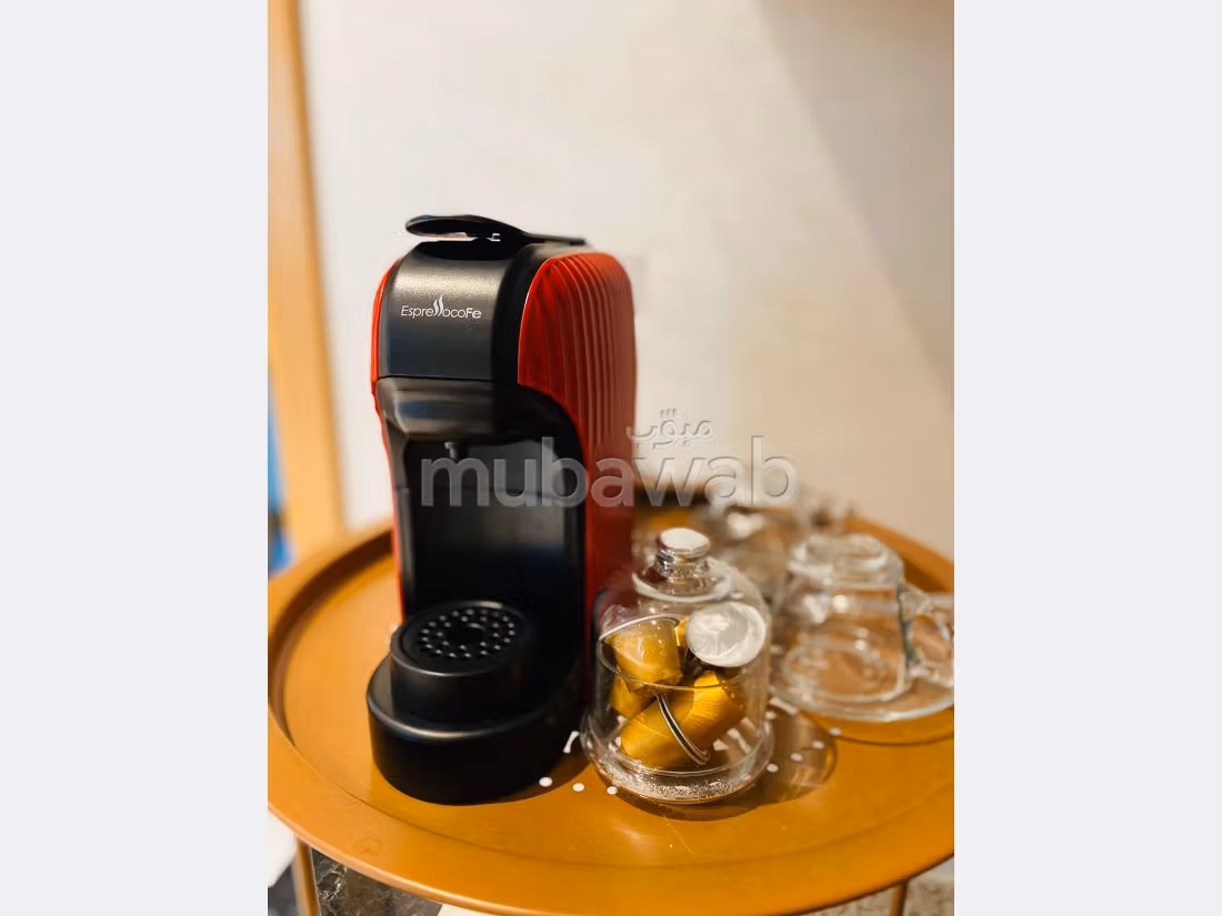 Appartementen huren in Camp Al Ghoul. 2 Ruimtes. Marokkaanse woonkamer, beveiligingsyssteem