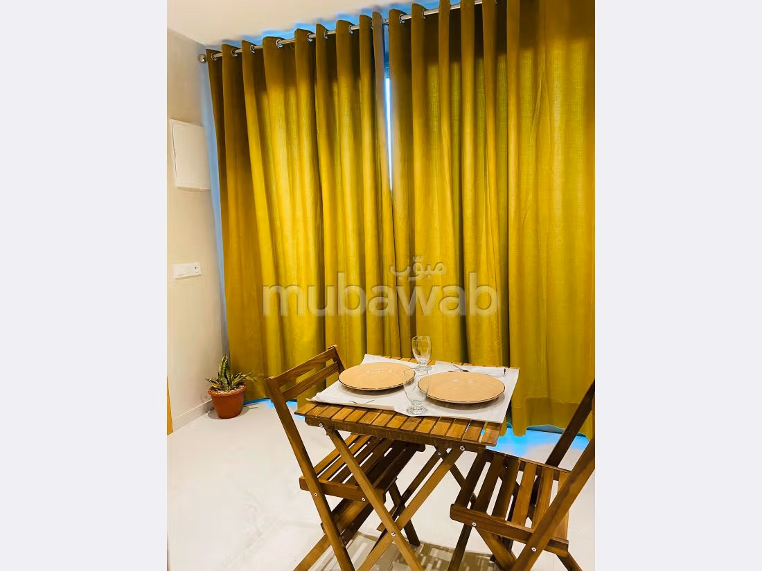 Appartementen huren in Camp Al Ghoul. 2 Ruimtes. Marokkaanse woonkamer, beveiligingsyssteem