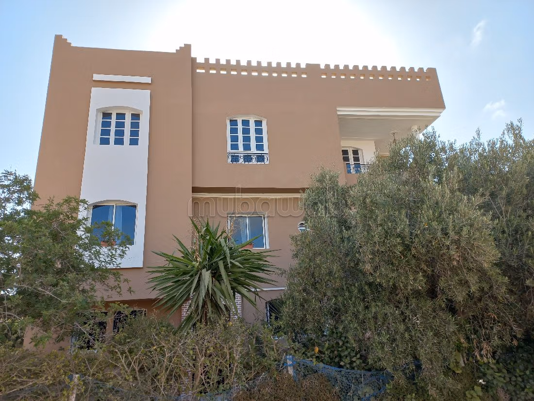 شراء منزل مميز بتزنيت. 9 قطع مريحة. شرفة وحديقة