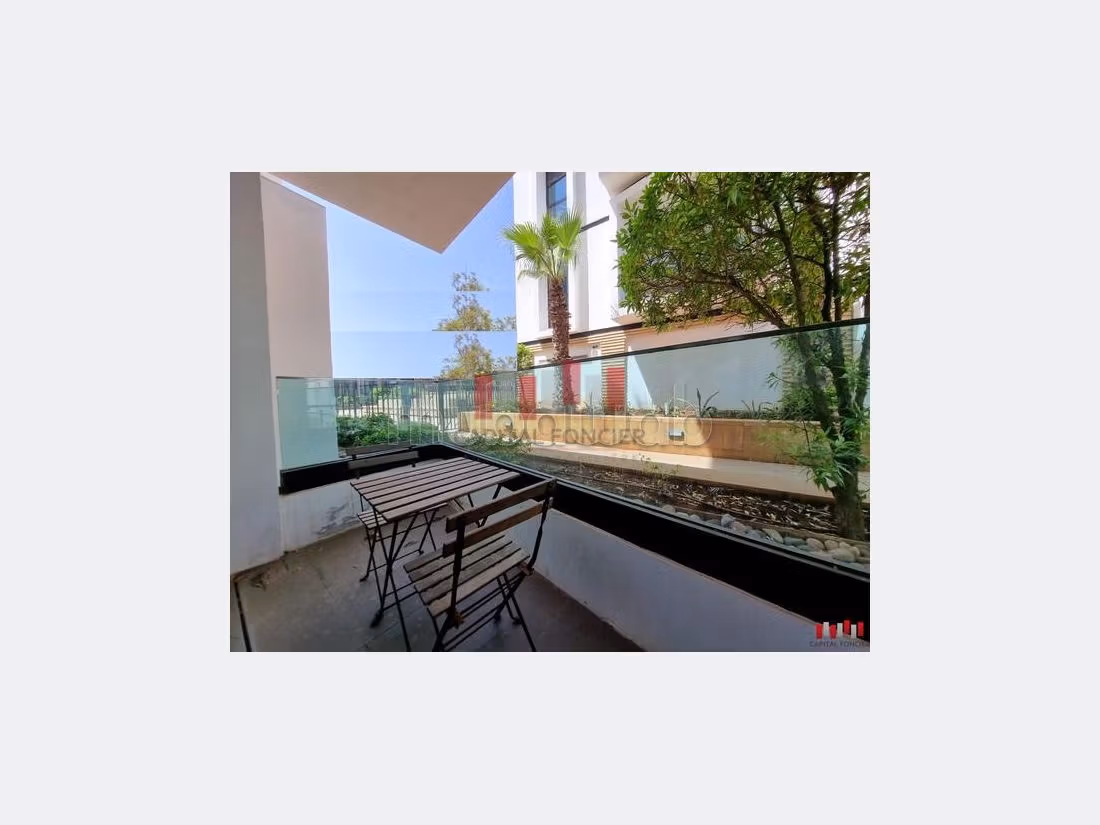 Bonito piso en alquiler en Ain Diab. Superficie 80 m². Garaje privado. 