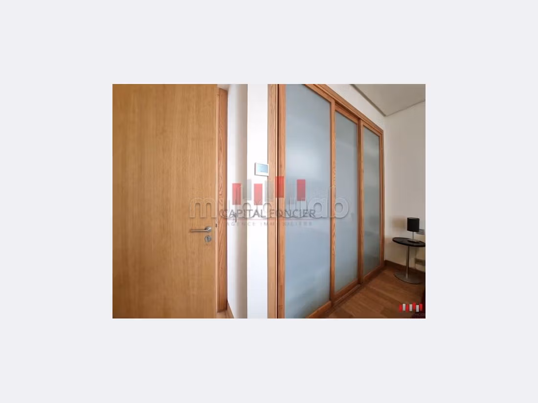 Bonito piso en alquiler en Ain Diab. Superficie 80 m². Garaje privado. 