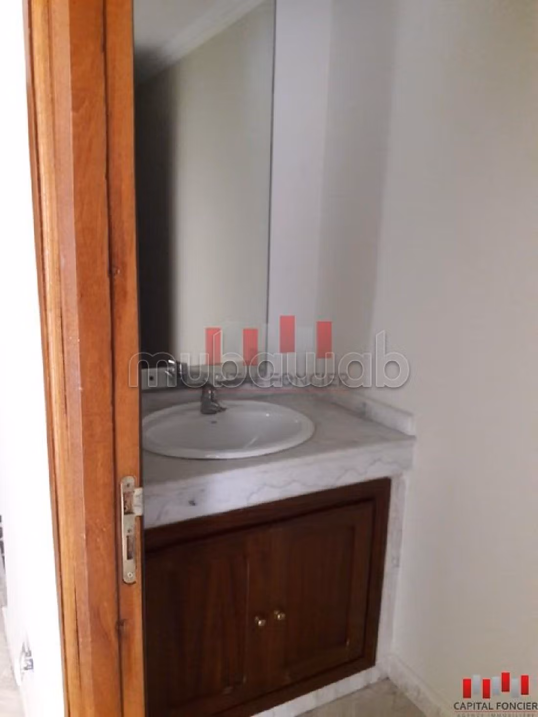 Piso en alquiler. Superficie de 149 m². 