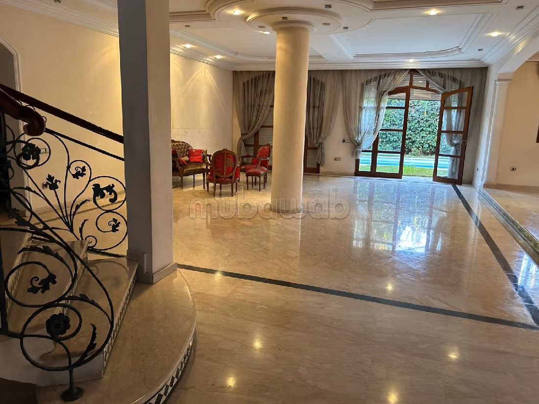 Villa di lusso in vendita a Polo. 6 ampi locali. ammobiliato.