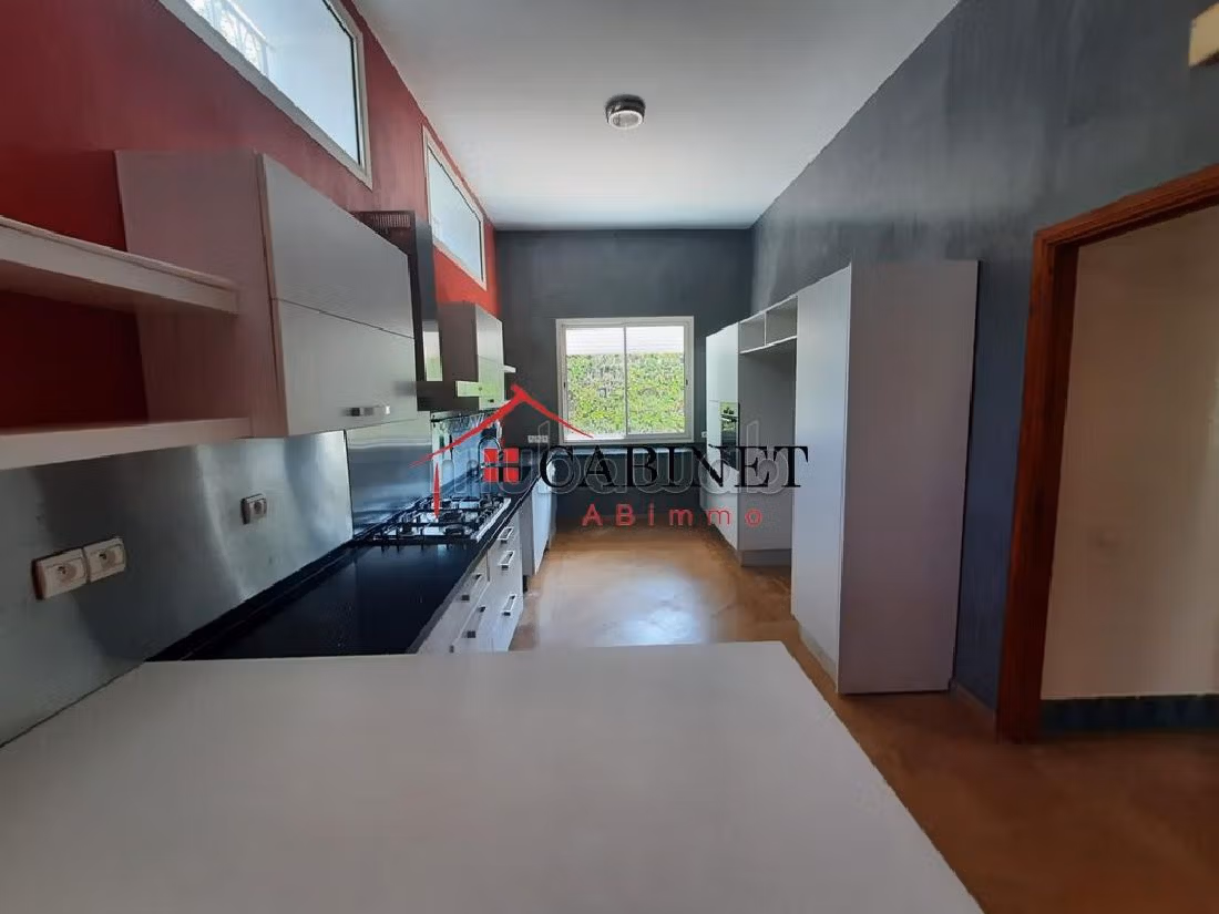 Splendide villa en location à Souissi