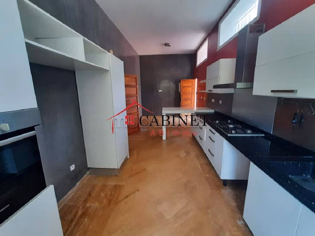 Splendide villa en location à Souissi