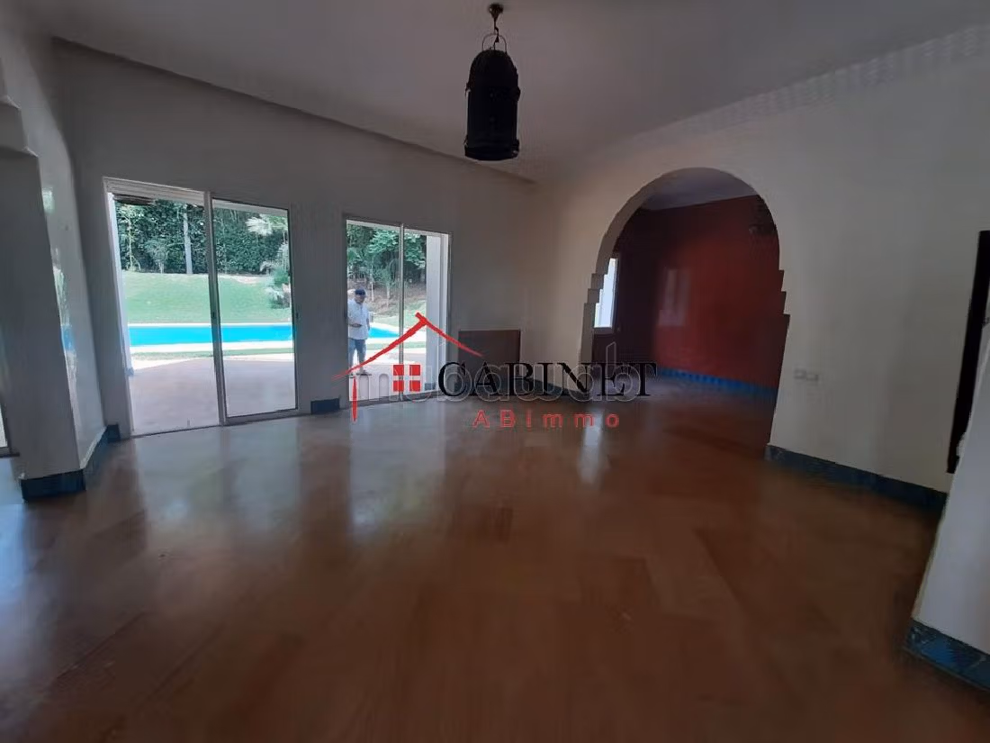 Splendide villa en location à Souissi