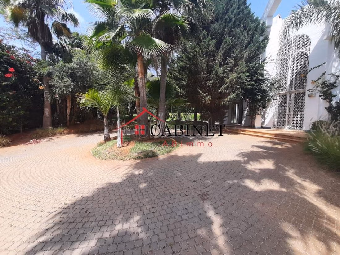 Splendide villa en location à Souissi
