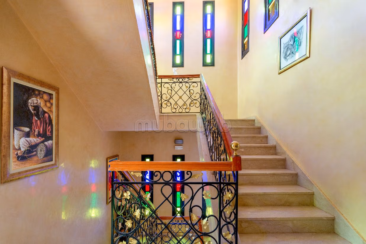 Luxury villa for sale in Route de l'Ourika. 13 rooms. Storage unit. 