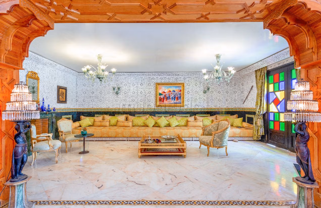 Luxury villa for sale in Route de l'Ourika. 13 rooms. Storage unit. 