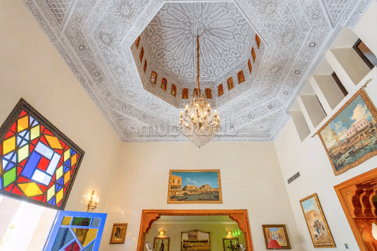 Luxury villa for sale in Route de l'Ourika. 13 rooms. Storage unit. 