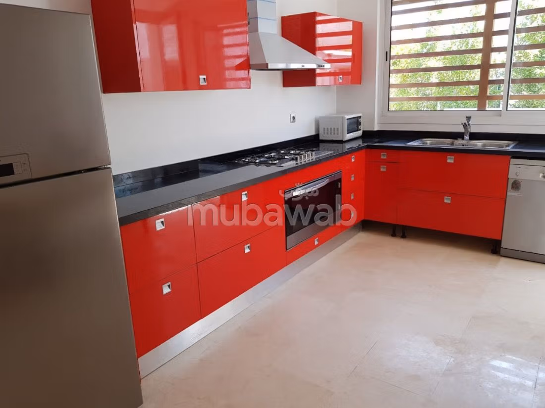 Luxury house for rent. Area of 1200 m². All comforts with fireplace and air conditioning. 