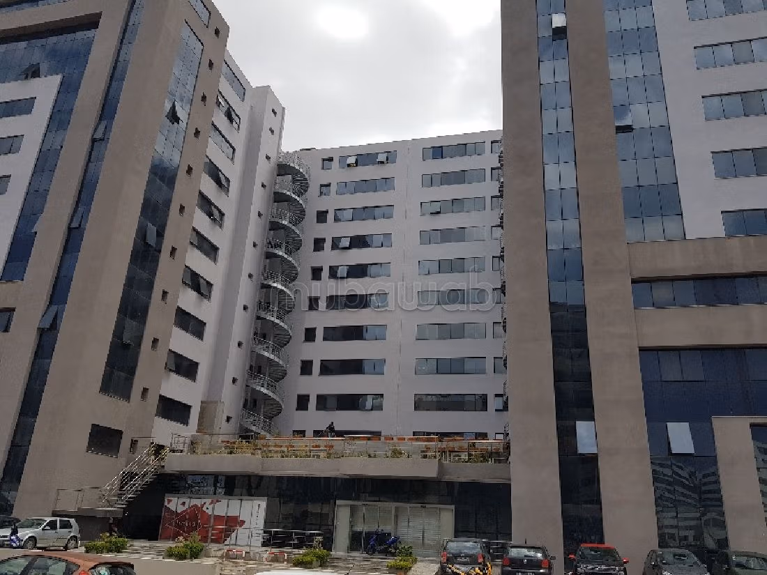 Bureau Golden Tower RDC