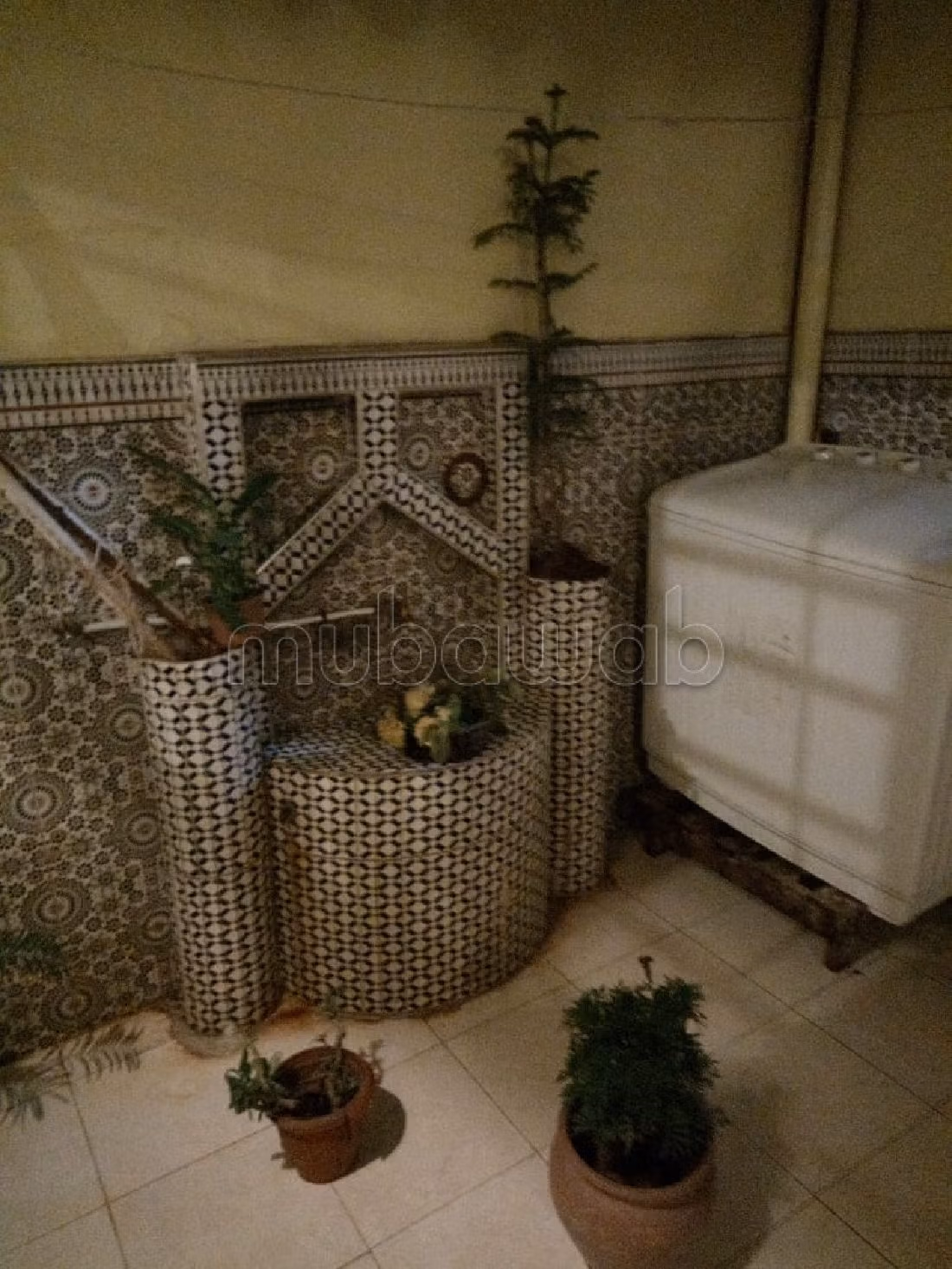 Apartment for sale in Wifak. 5 large rooms. Secured door, furnished Moroccan living room