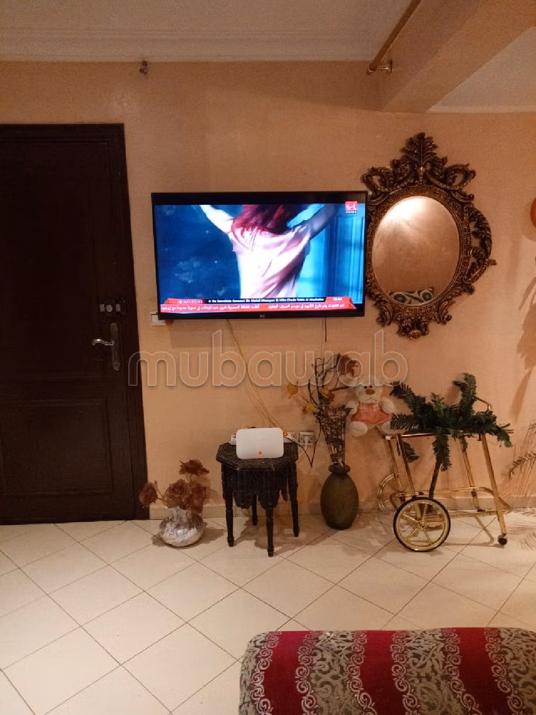 Apartment for sale in Wifak. 5 large rooms. Secured door, furnished Moroccan living room