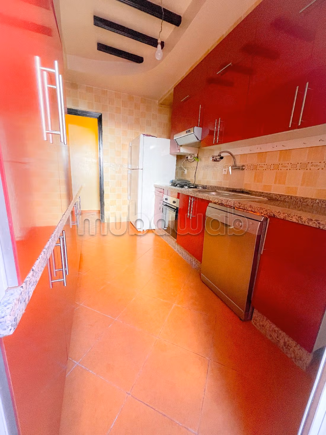 Vendita di un bell'appartamento a Hay Mabrouka. 3 belle camere da letto. Ammobiliato