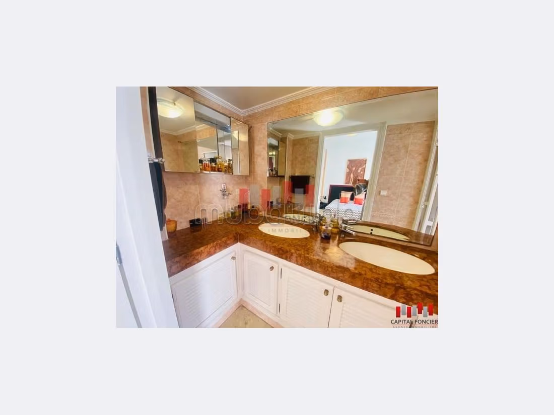 Luxury Villa for rent in Ain Diab. Surface area 700 m². Swimming pool. 