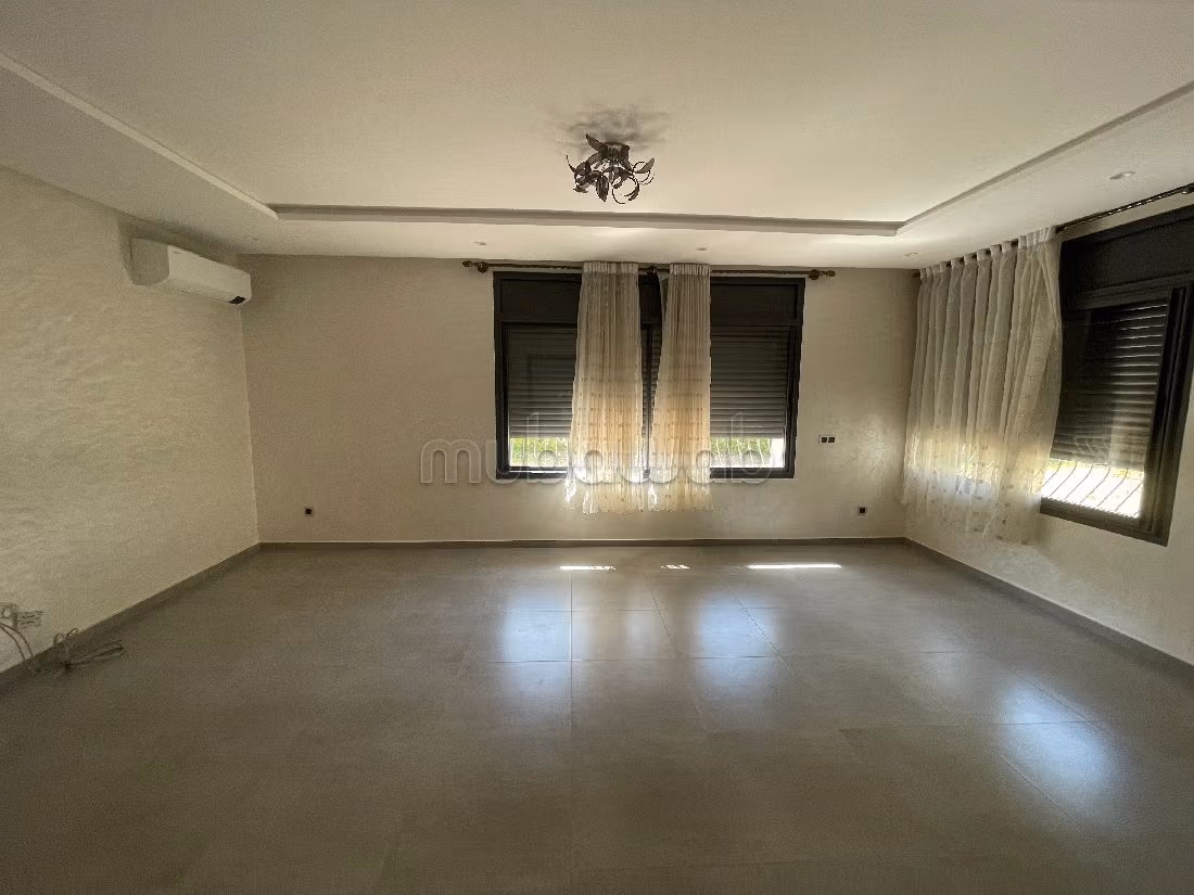 Villa à louer à Souissi