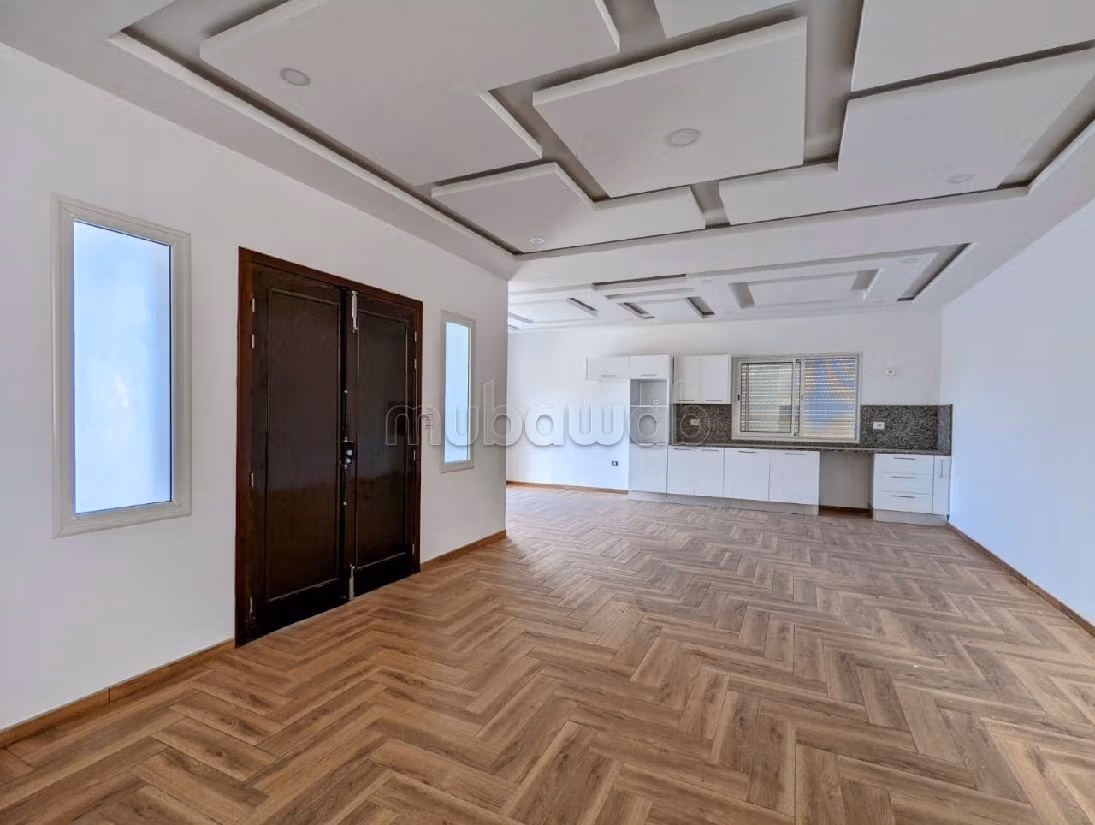 فيلا رائعة للبيع ب جربة. 6 قطع كبيرة. حديقة وشرفة. 