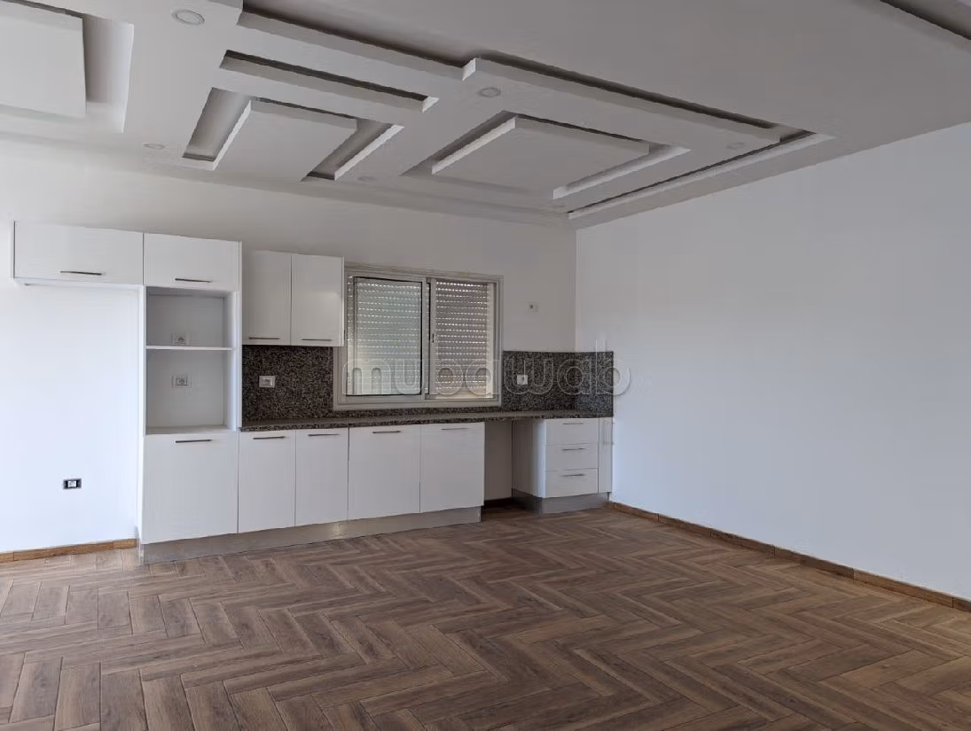 فيلا رائعة للبيع ب جربة. 6 قطع كبيرة. حديقة وشرفة. 