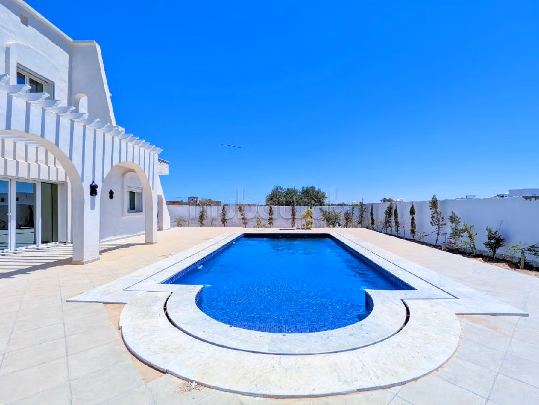 Villa AKITA F4 d'architecte avec grand jardin