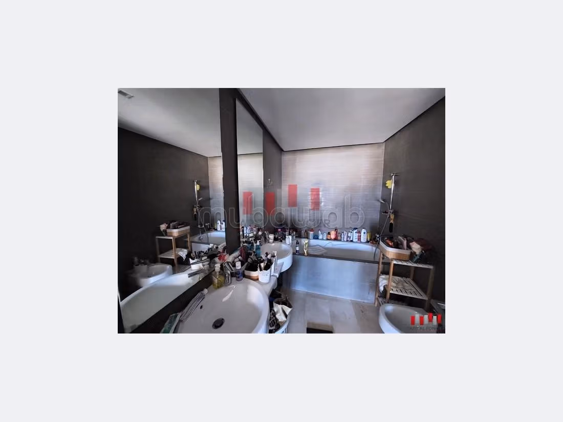 شقة للكراء ببوسكورة. 3 غرف جميلة. مرآب. 