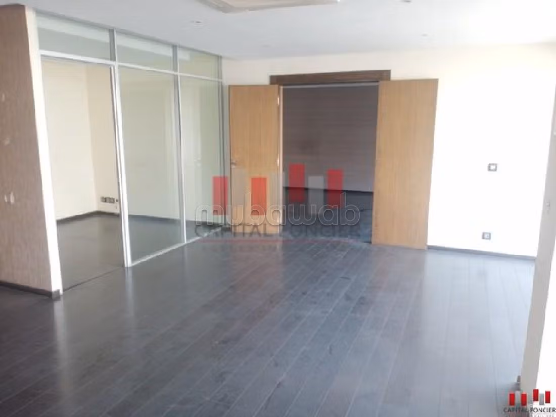 Offices for rent. Small area 350 m². 