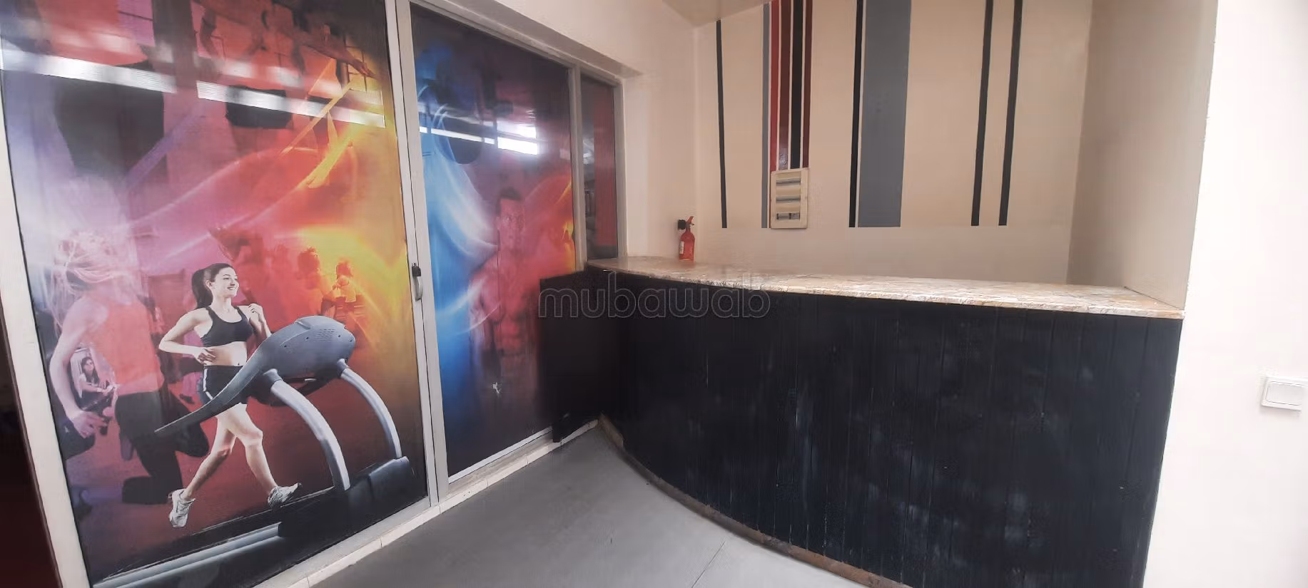 Offices & shops for sale in Gauthier. Surface area 700 m². Reinforced door and secured residence.