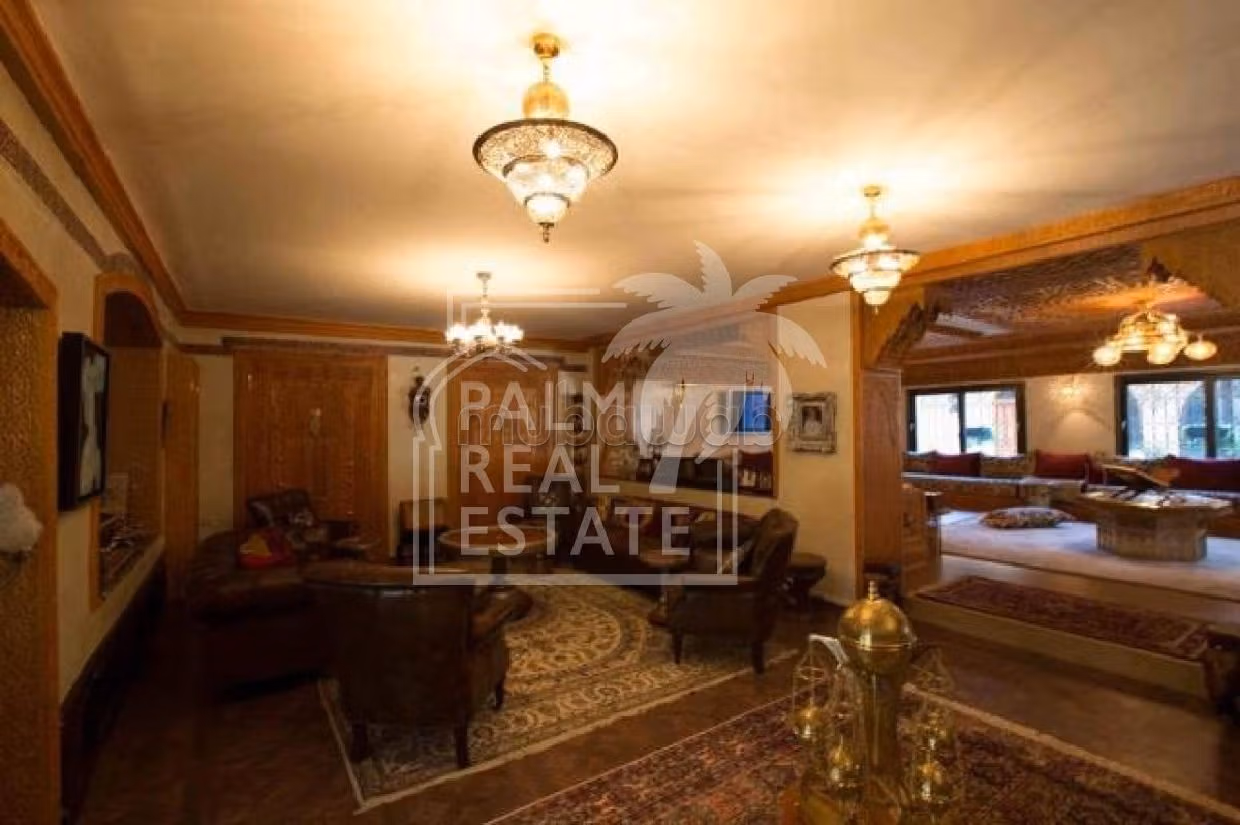 فيلا رائعة للبيع بالنخيل. المساحة 1838 م². حديقة وشرفة