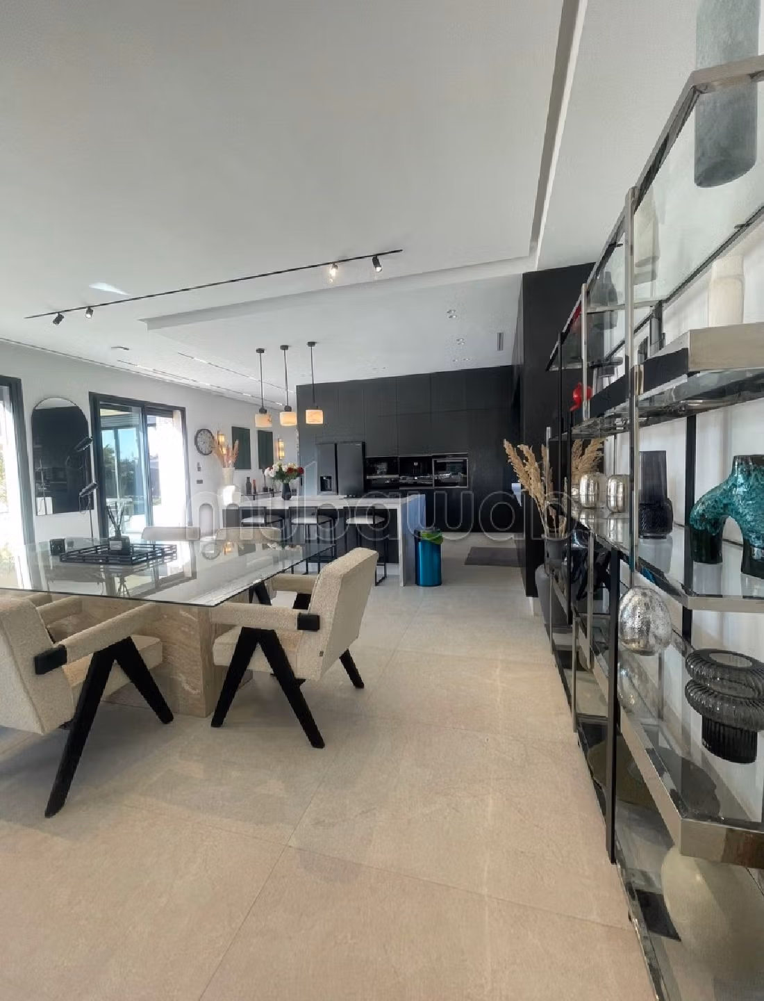 Villa de lujo en venta en Mhamid. 6 habitaciones grandes. Piscina.