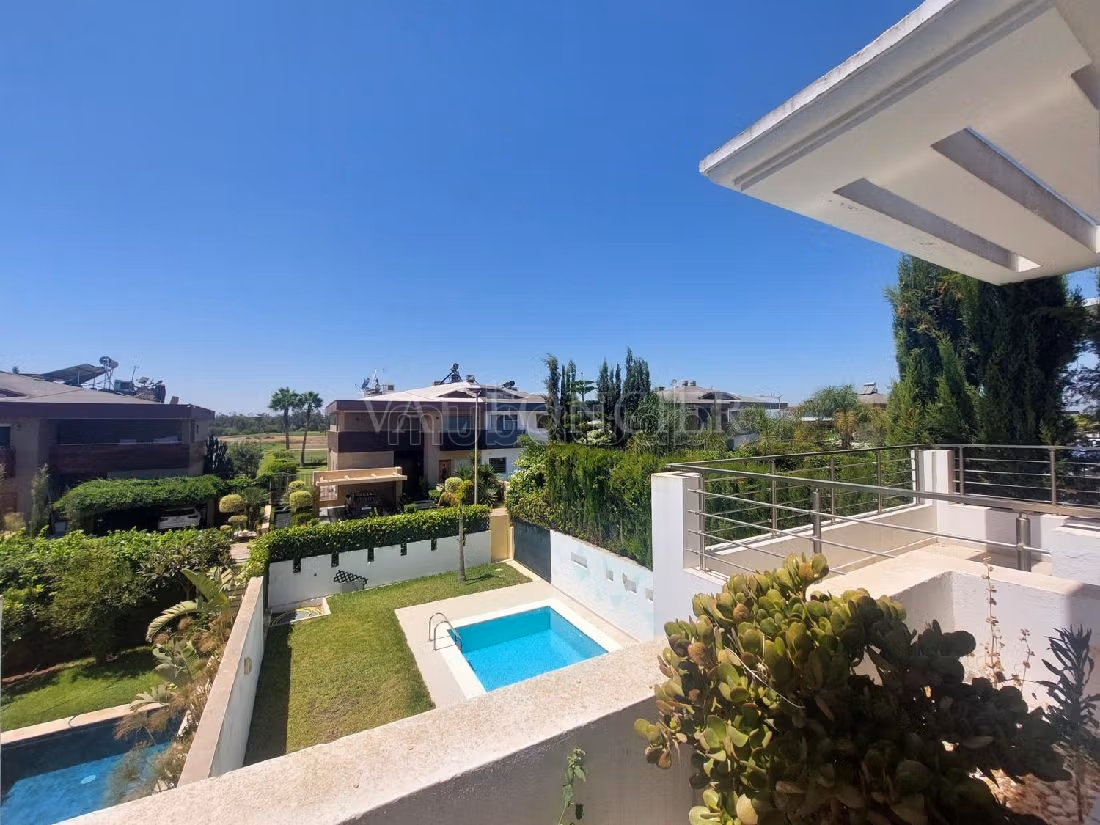 Location très belle villa 300m2 avec piscine à Prestigia Ville verte Bouskoura