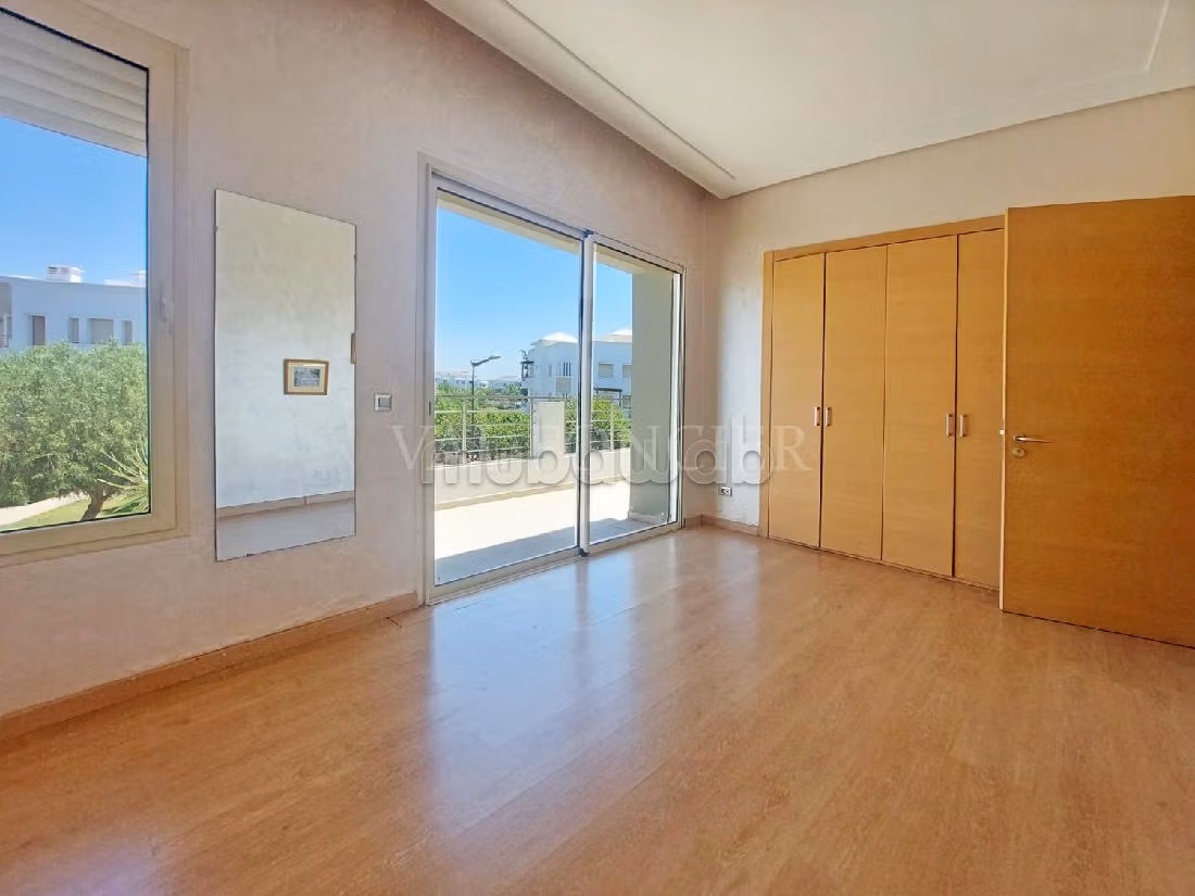 Location très belle villa 300m2 avec piscine à Prestigia Ville verte Bouskoura