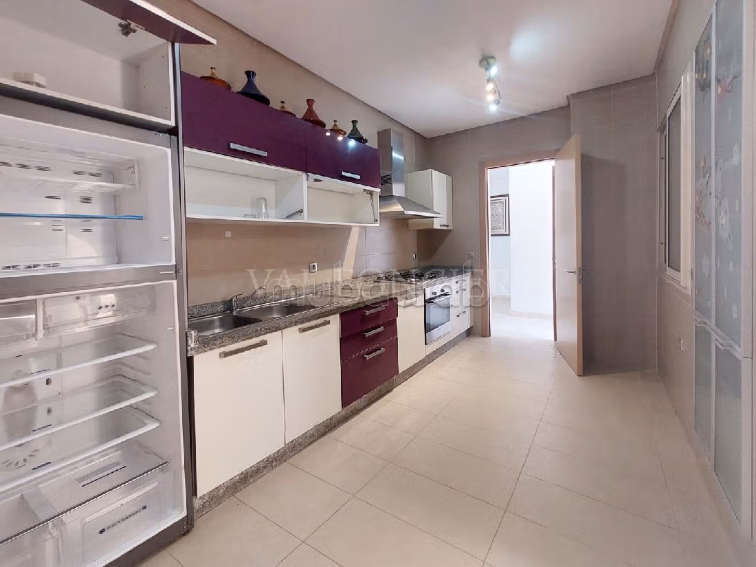 Location très belle villa 300m2 avec piscine à Prestigia Ville verte Bouskoura