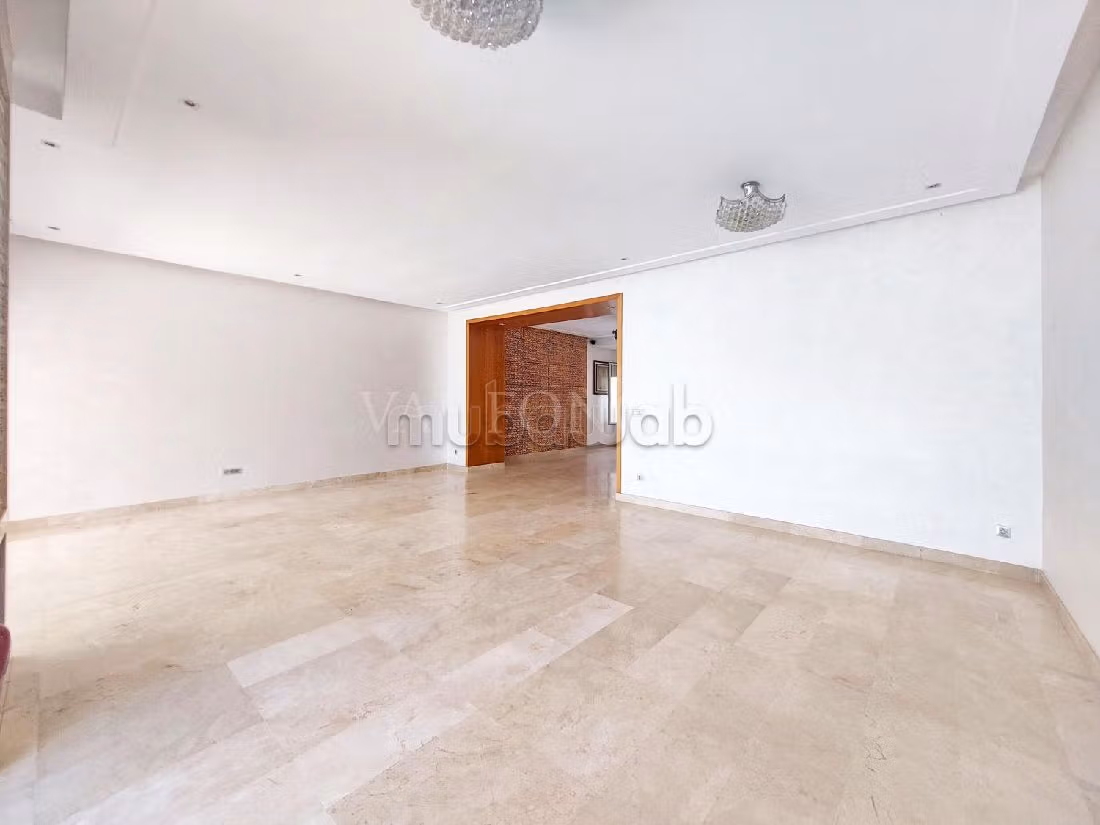 Location très belle villa 300m2 avec piscine à Prestigia Ville verte Bouskoura