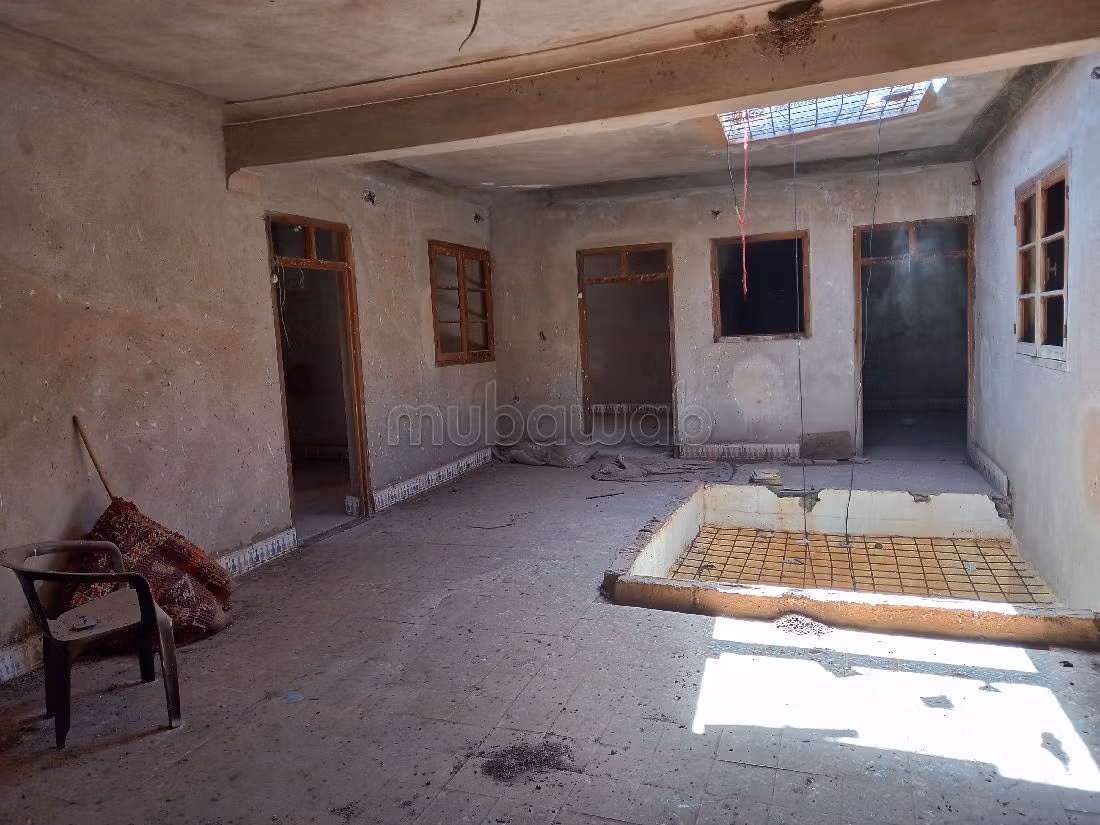 بيع منزل عتيق بأبي الجعد.. 