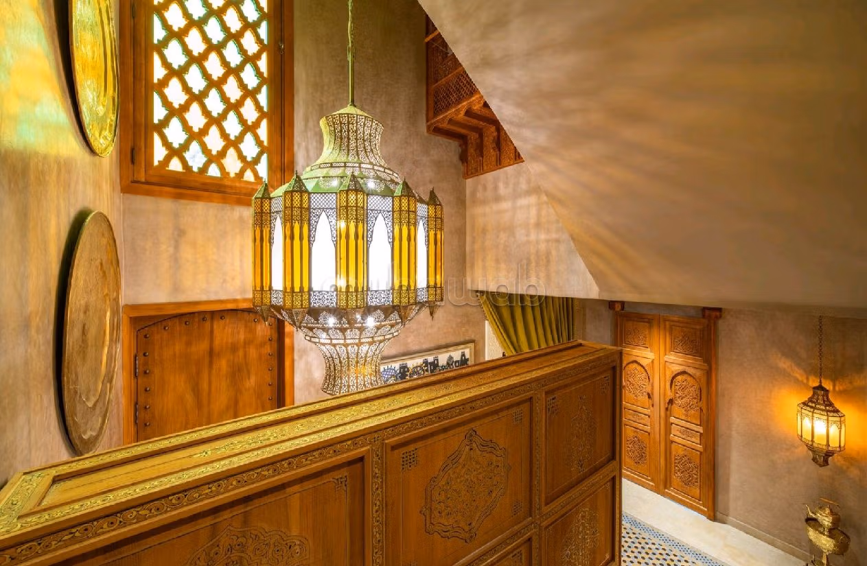 Offices & shops for sale in Route de Meknes. Dimension 900 m².