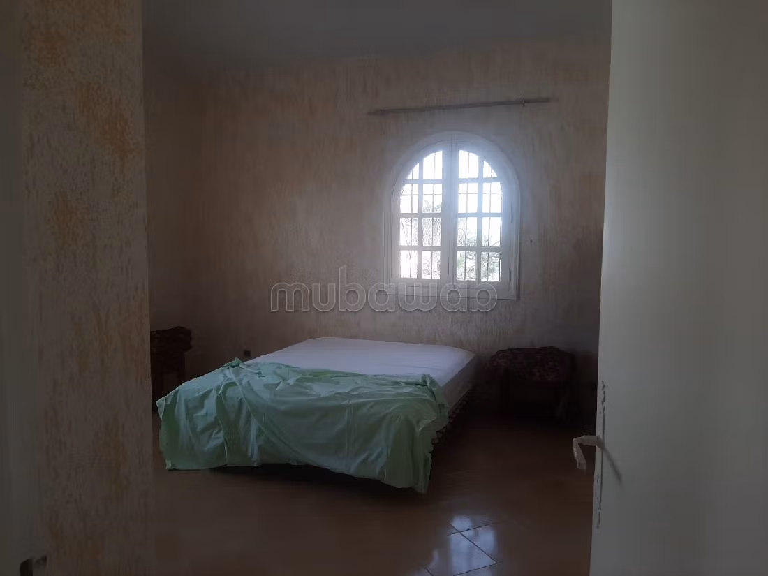 Straordinaria villa in affitto. 6 locali. ammobiliato. 